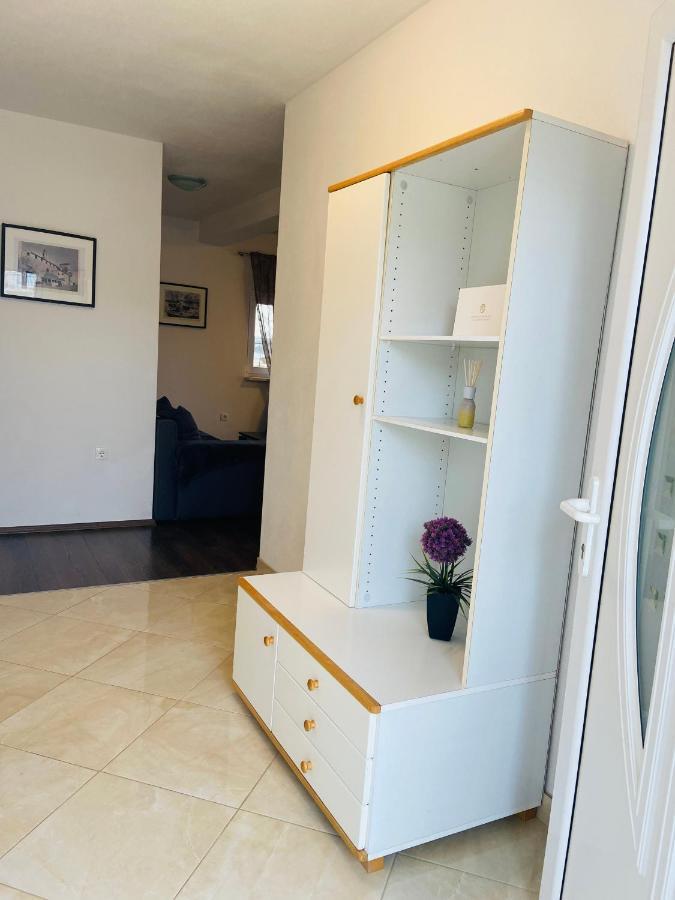 Gule Apartment Slatine