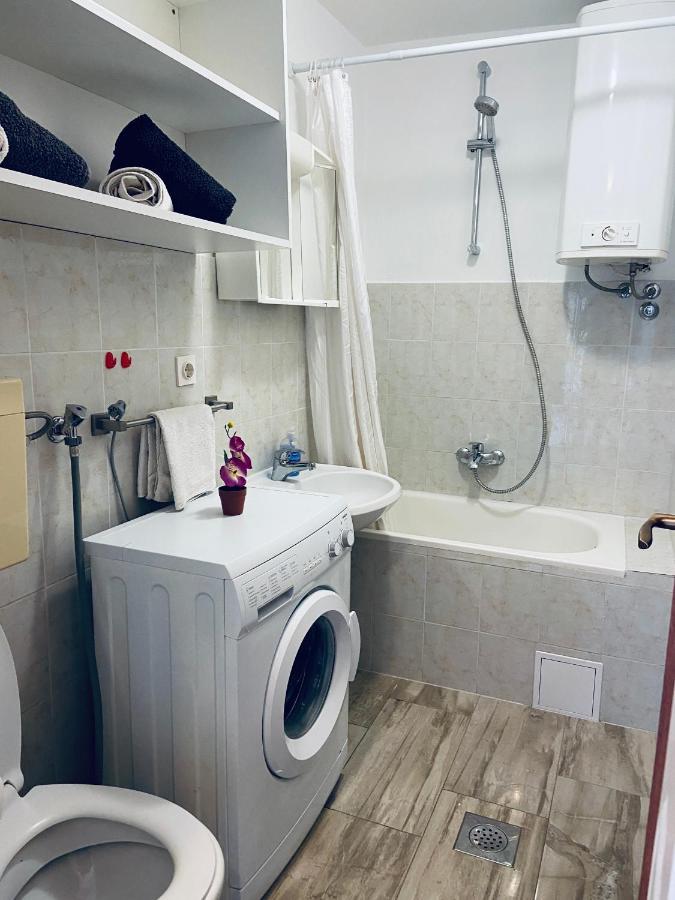 Apartment Gule *