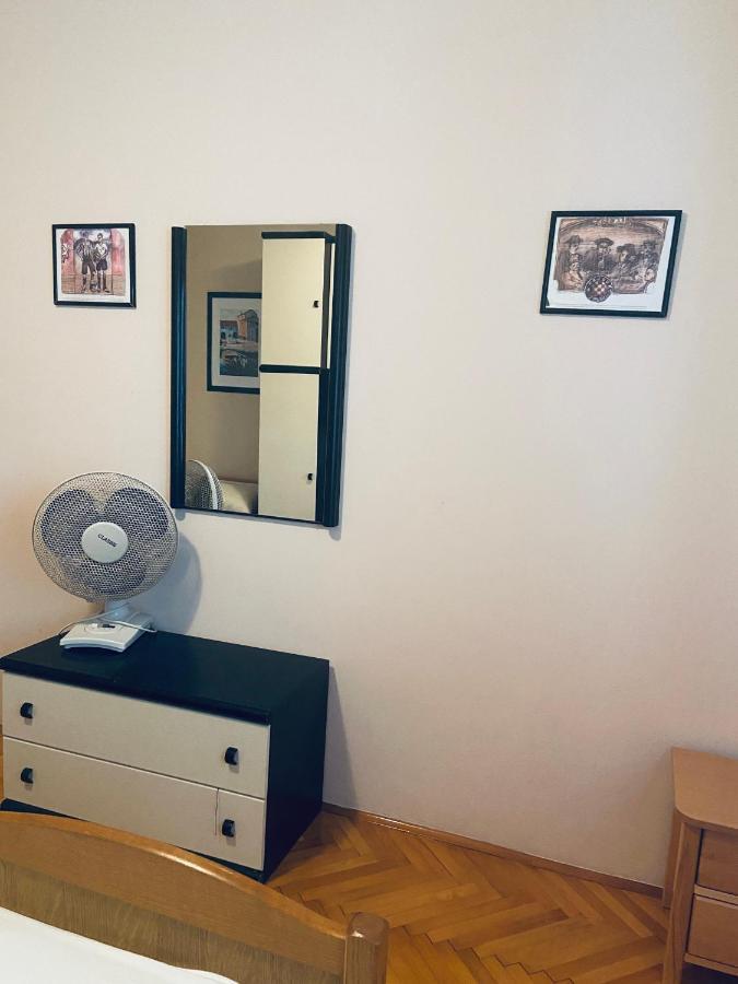 Apartment Gule *