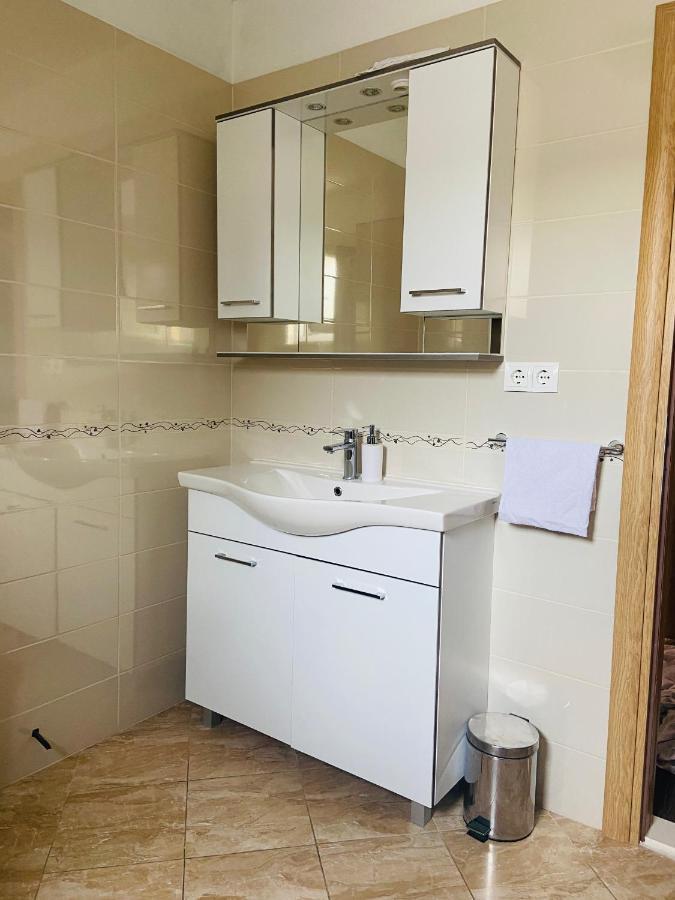 Apartment Gule *