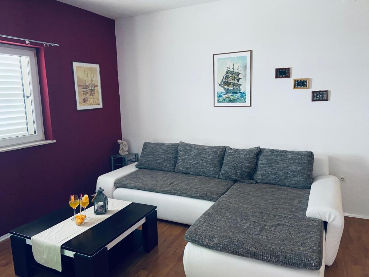 Apartment Gule *