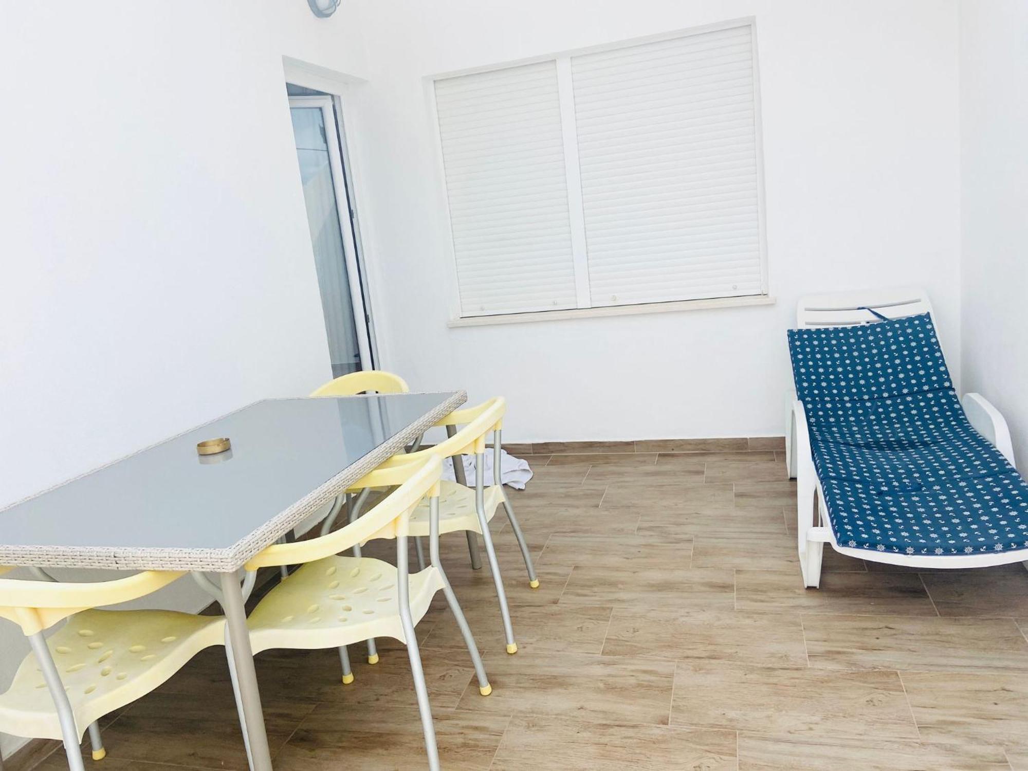 Apartment Gule *